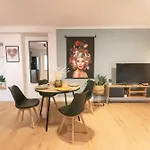 Blue Chili 34 - City Apartment Fuer 4 In Karlshorst